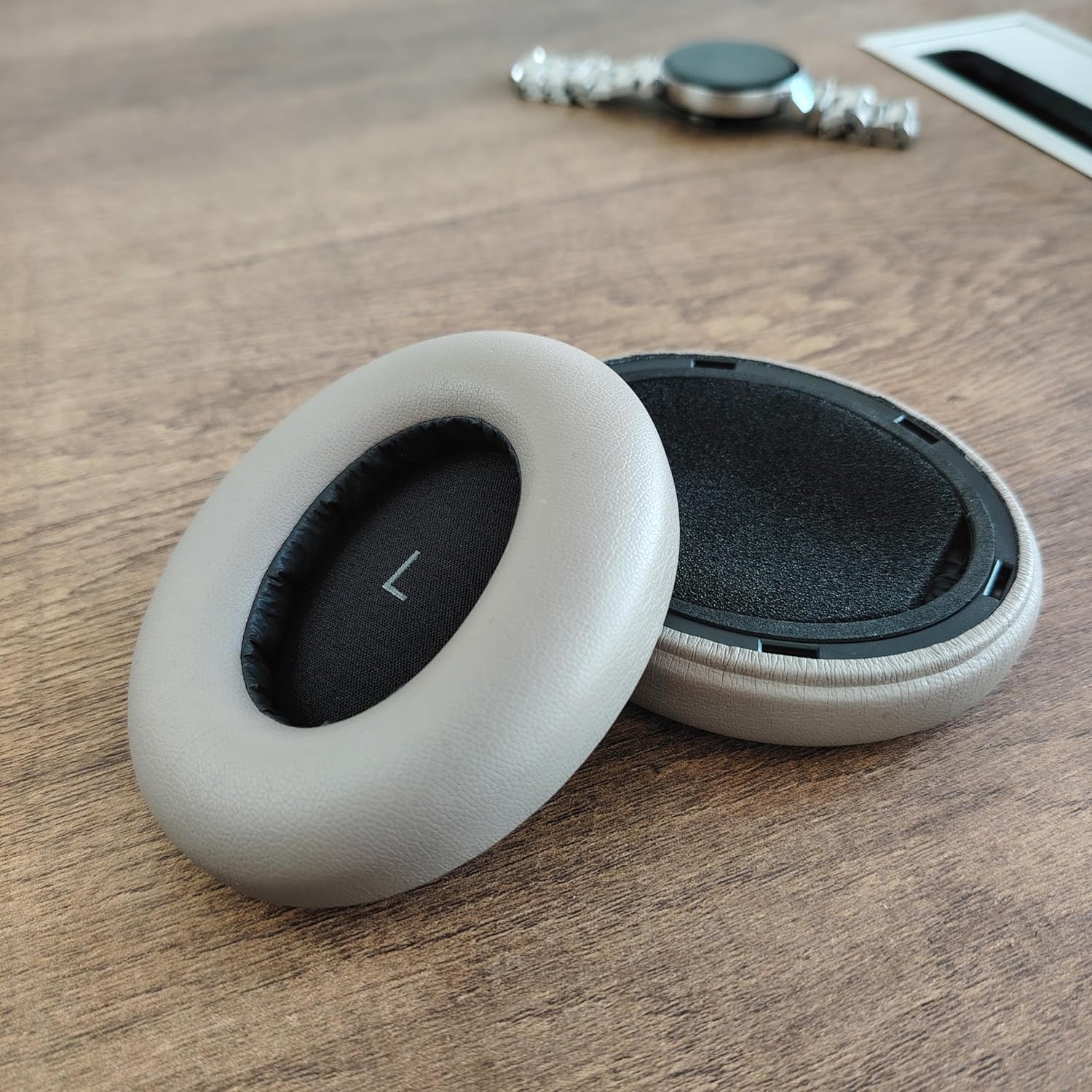 Sennheiser Headphone Momentum 4 - وسائد أذن ناعمة احترافية وغطاء لرباط